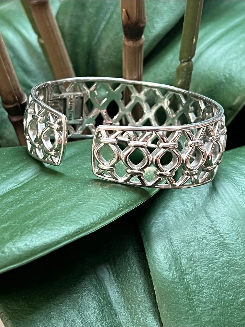 Ariva Sterling  Lattice Hinged Cuff Bracelet - 🤍